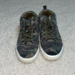BOUTIQUE BY CORKY’S Camo Sneakers